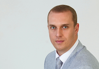 Dr Inus Snyman, Periodontist