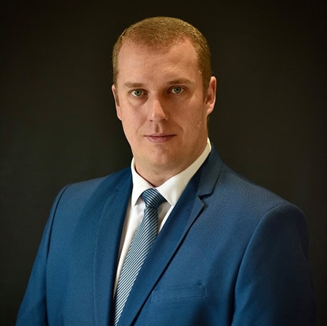 Dr Inus Snyman